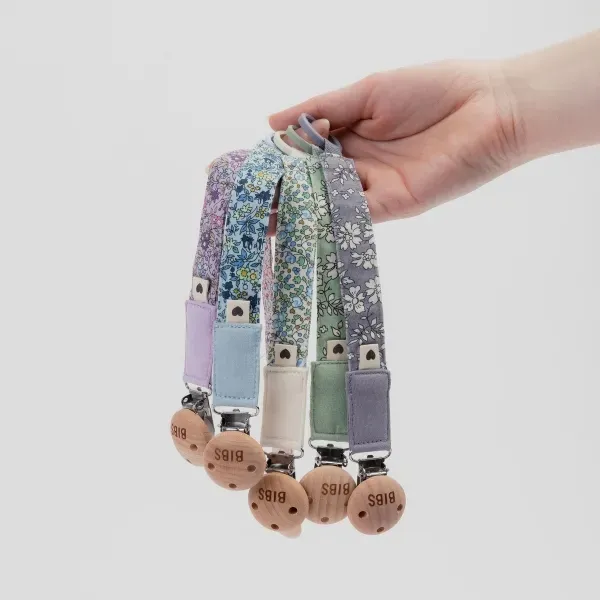 BIBS Liberty Klip na dudlík z Bio bavlny Blush