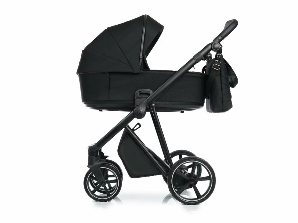 Roan Kombinovaný kočárek Ivi True Black