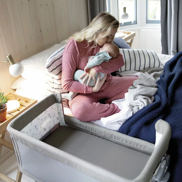 Cestovní postýlka Joie Roomie Glide Foggy Gray