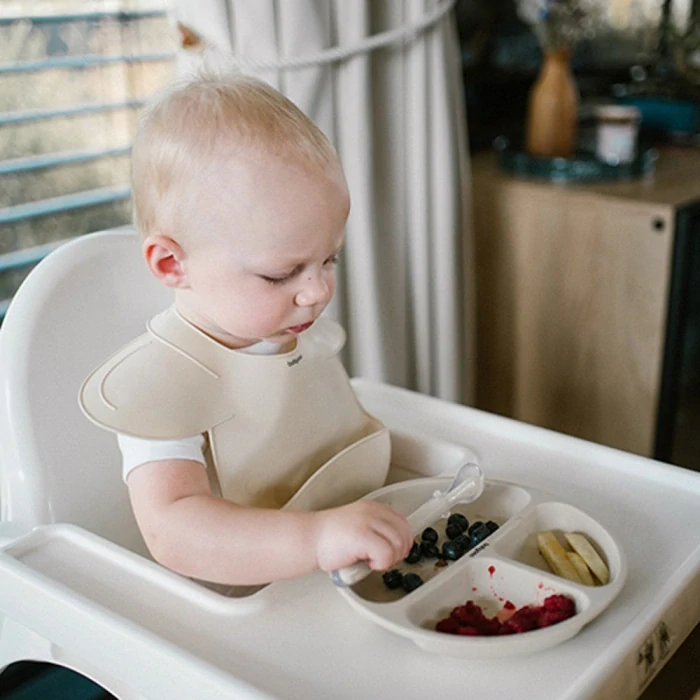 BABYONO Lžička silikonová - beige 6m+