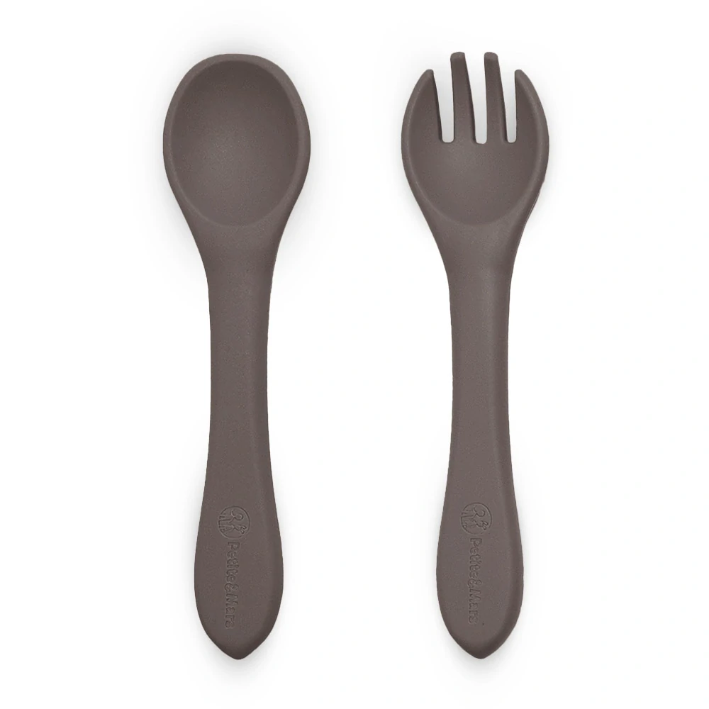 PETITE&MARS Příbor silikonový Take&Match Bitter Cocoa 6m+
