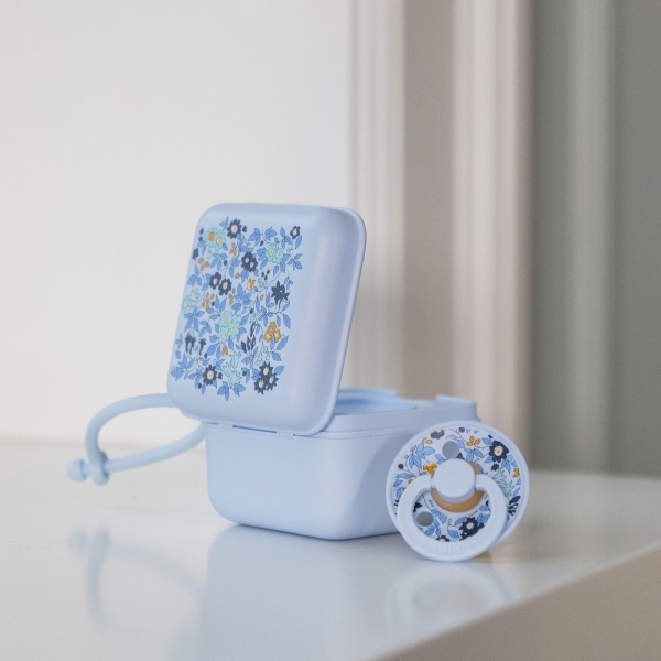 BIBS x LIBERTY Slintáček z Bio bavlny Baby Blue