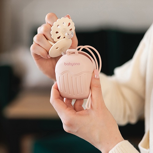 BABYONO Pouzdro silikonové na dudlík růžové 0m+
