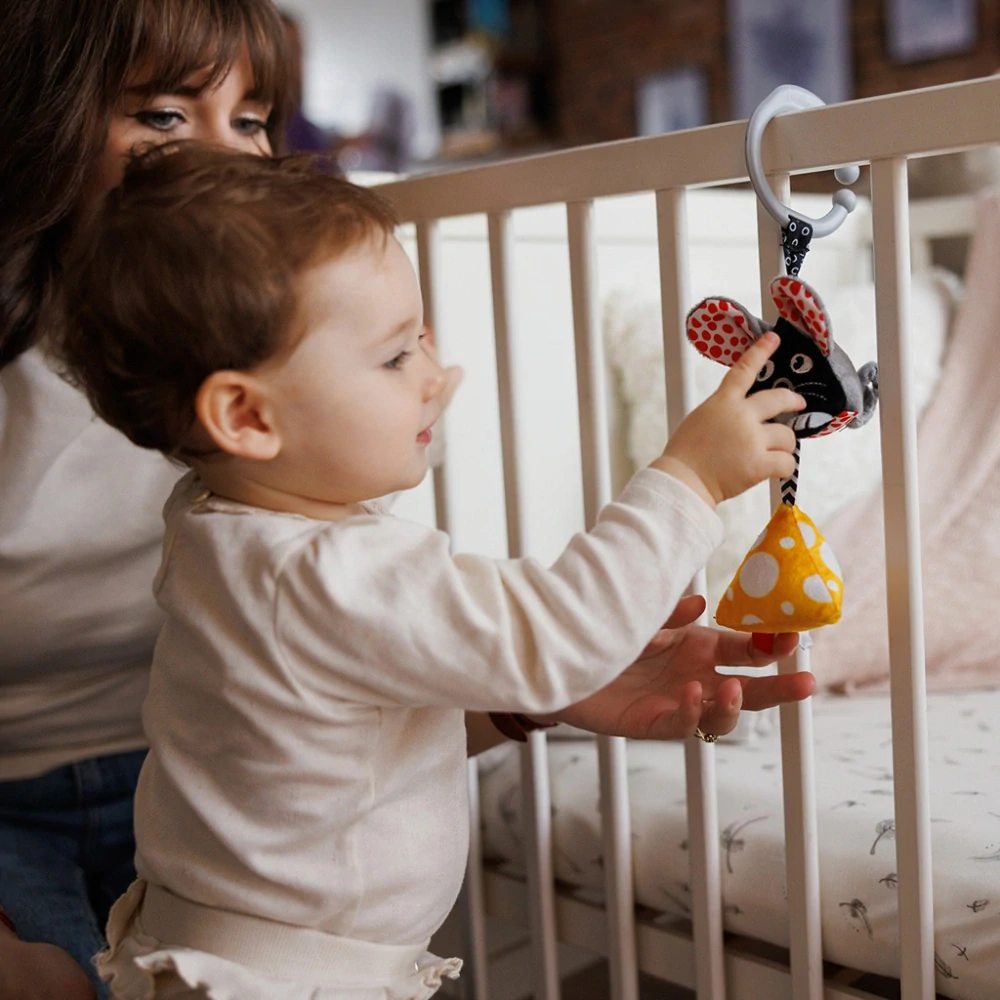 BABYONO Hračka závěsná kontrastní na C kroužku Mouse 0 m+