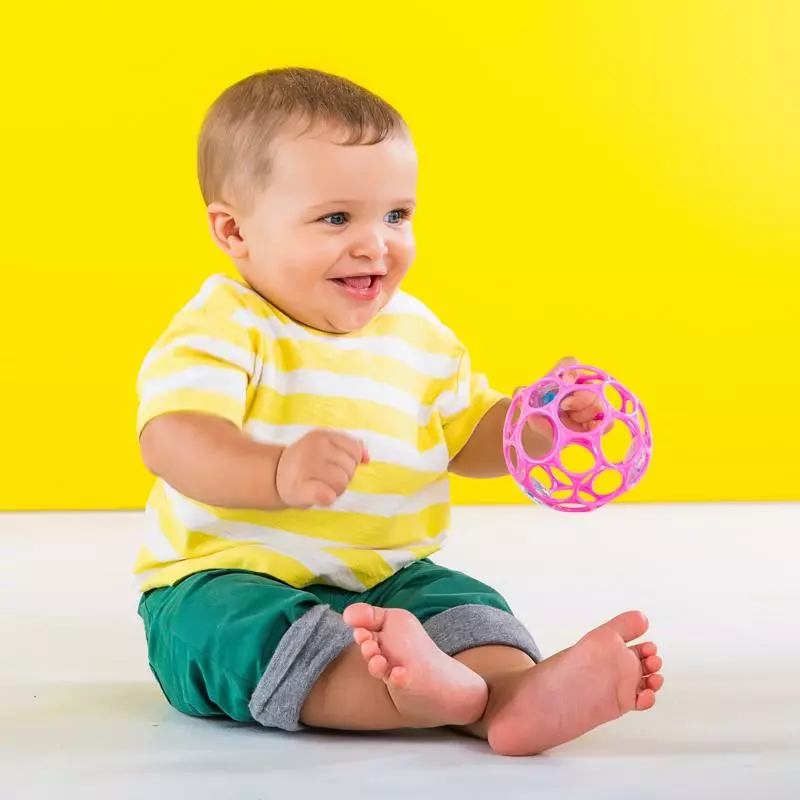 Hračka/chrastítko OBALL RATTLE 10cm 0m+, dark pink Oball
