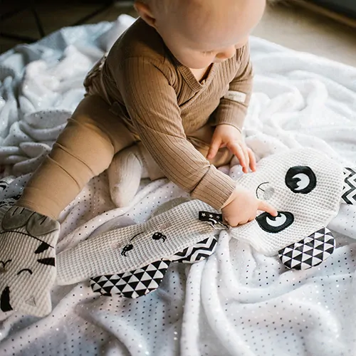BABYONO Hračka muchláček Happy Panda 0m+