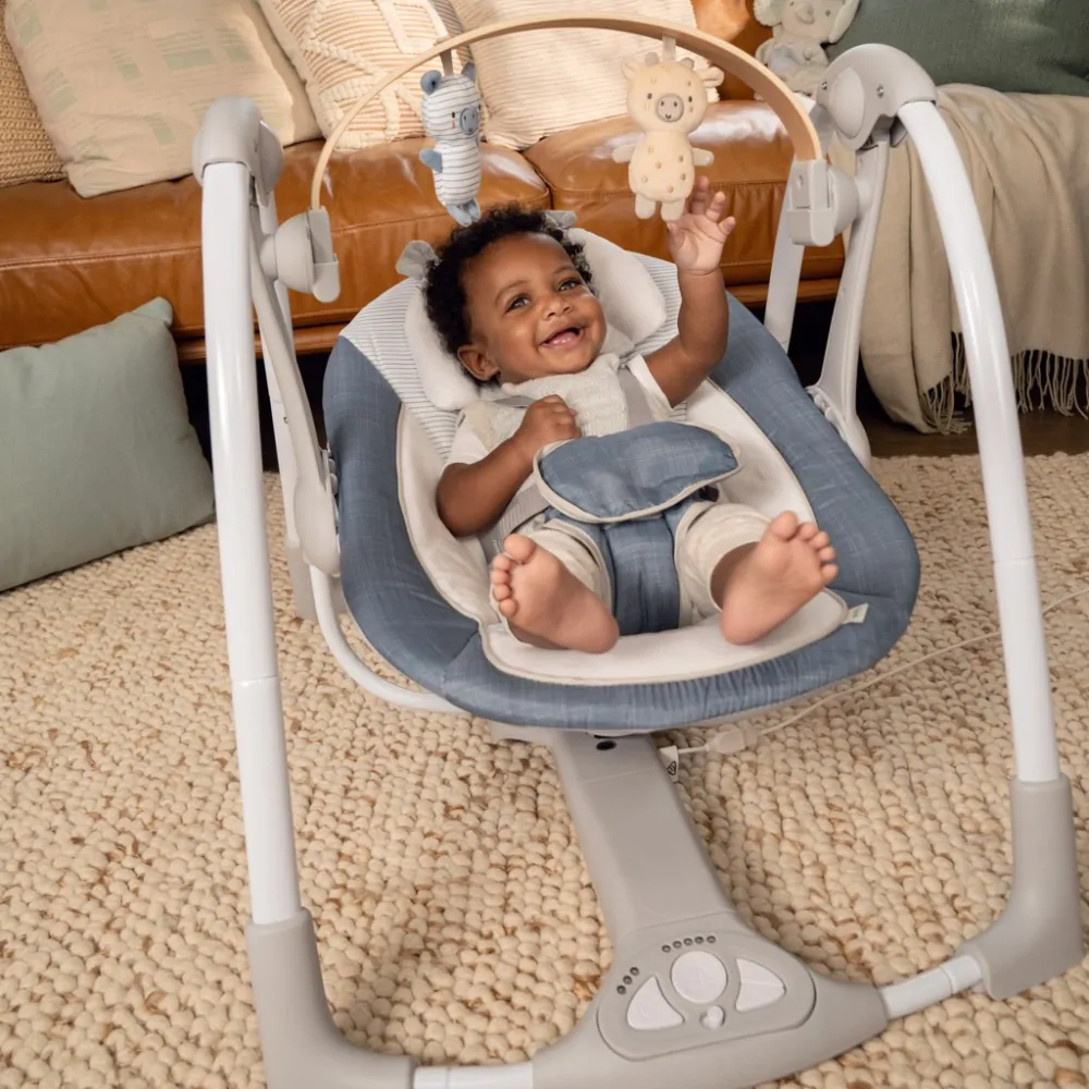 INGENUITY Houpačka konvertibilní s melodií Swing'n Go Chambray 0m+ do 9kg
