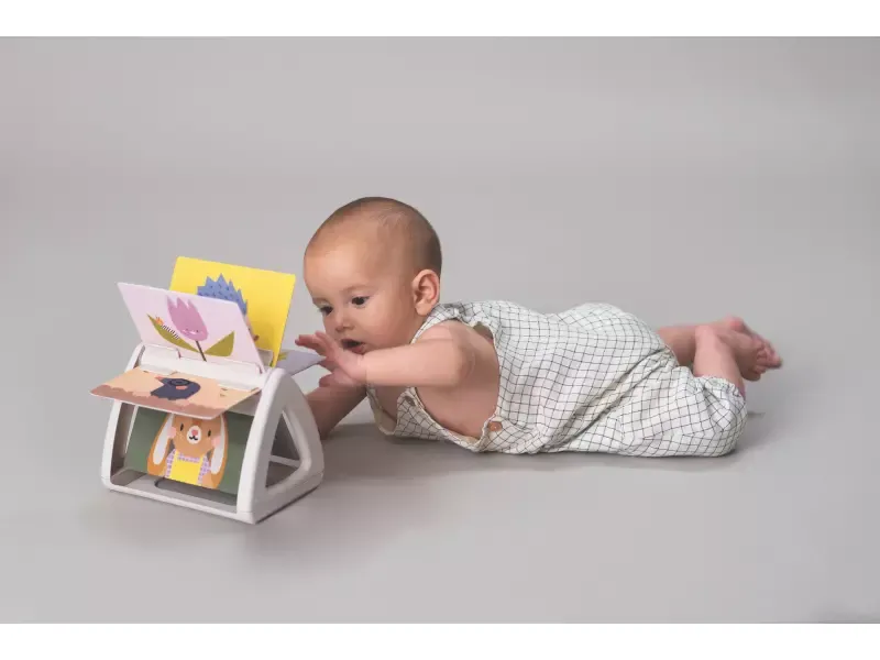 Taf Toys Otočná knížka Zahrada