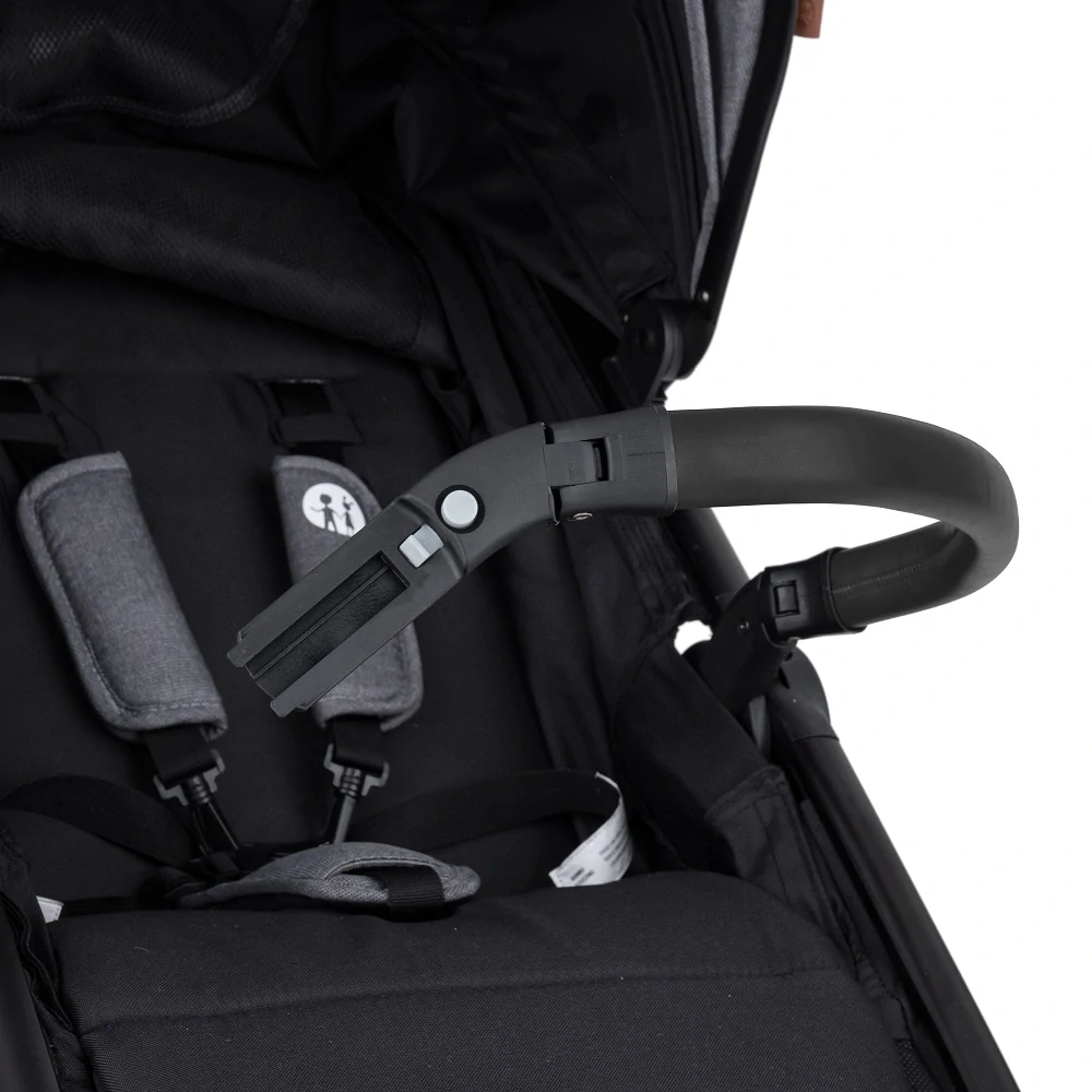 PETITE&MARS Kočárek sportovní Street2 RWS Black Dense Honey