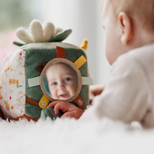 BABYONO Senzorická kostka Kravička BINGO