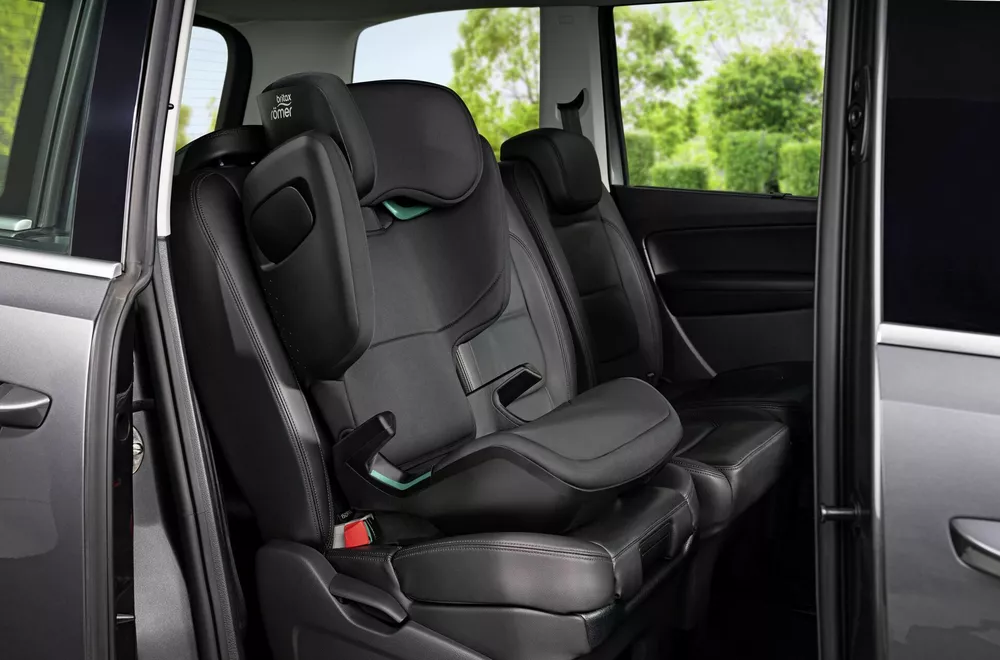 Autosedačka BRITAX RÖMER Kidfix M i-Size Storm Grey