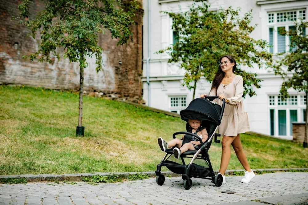 ZOPA Sportovní kočárek Quiq Black Grey