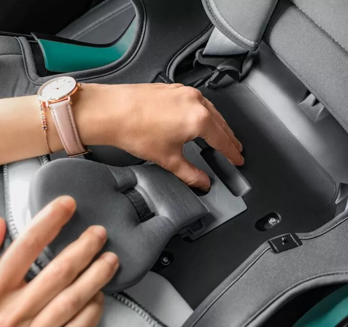 Autosedačka  BRITAX RÖMER Versafix Space Black