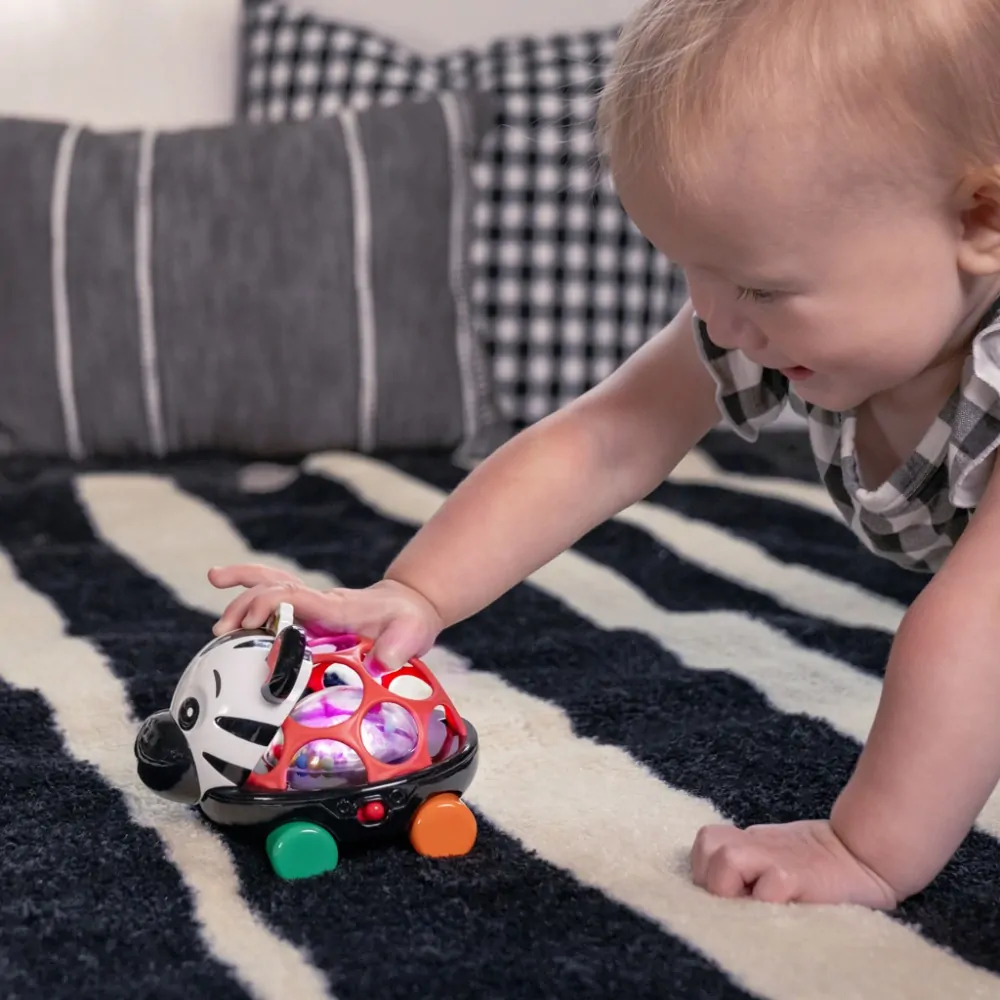 OBALL Autíčko a chrastítko 2v1 Curious Car zebra Zen™ 3m+