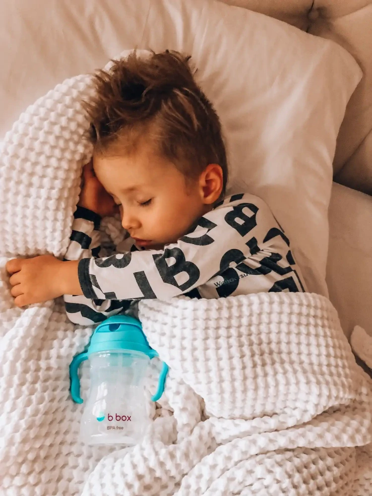 b.box Hrneček s brčkem 240ml Nefritově zelený