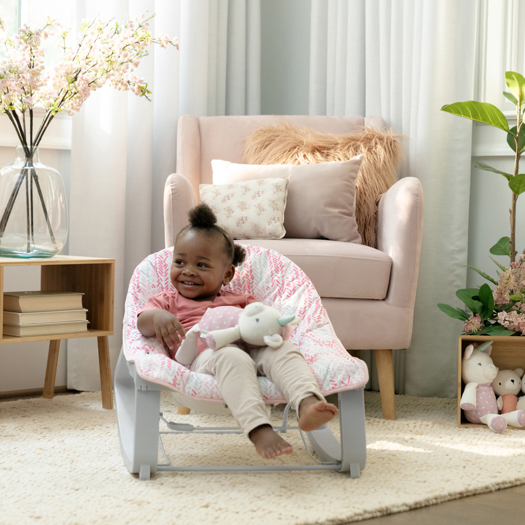 INGENUITY Lehátko vibrující 3v1 Keep Cozy™ Lily  0m+, do 18kg