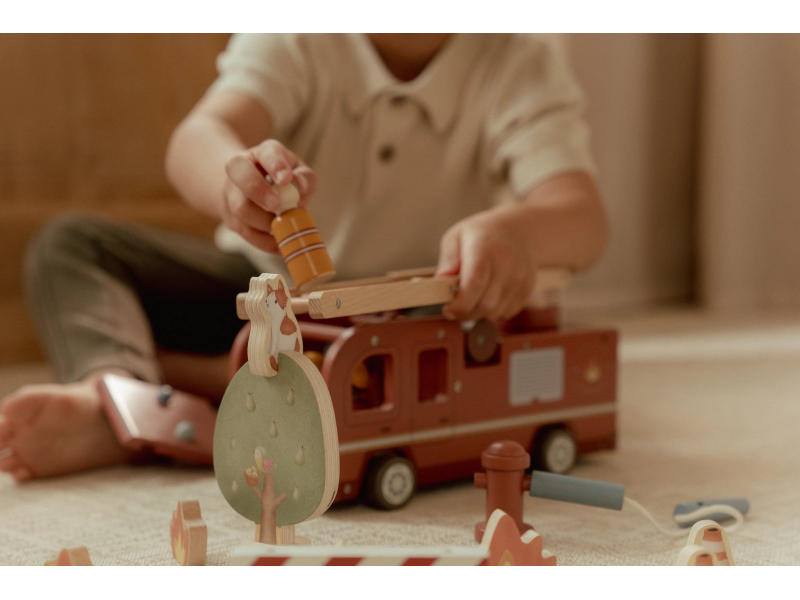 Little Dutch Hasičský náklaďák dřevěný