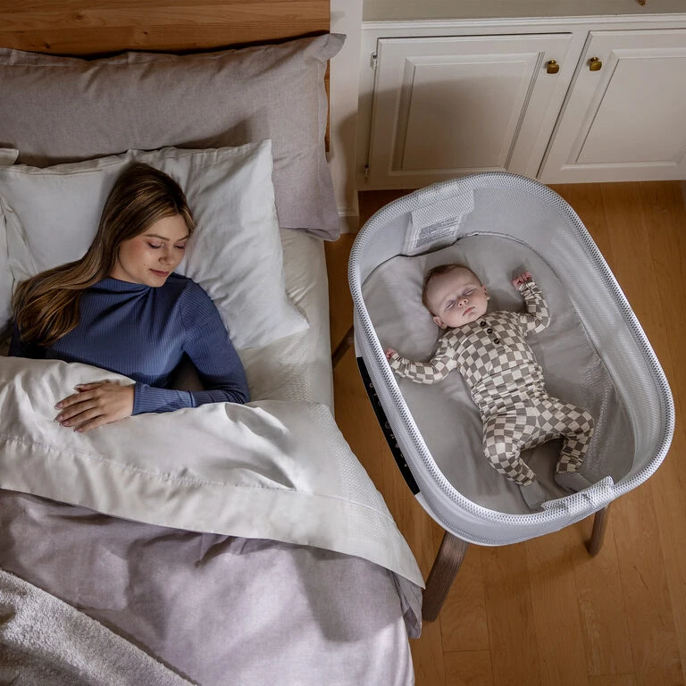 Dětská chytrá postýlka Graco Eluma™ Nest luna