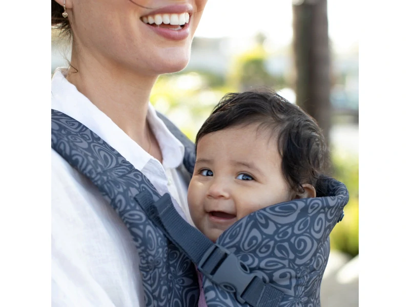 Infantino Nosítko Flip Advanced 4V1 Light & Airy Convertible Navy
