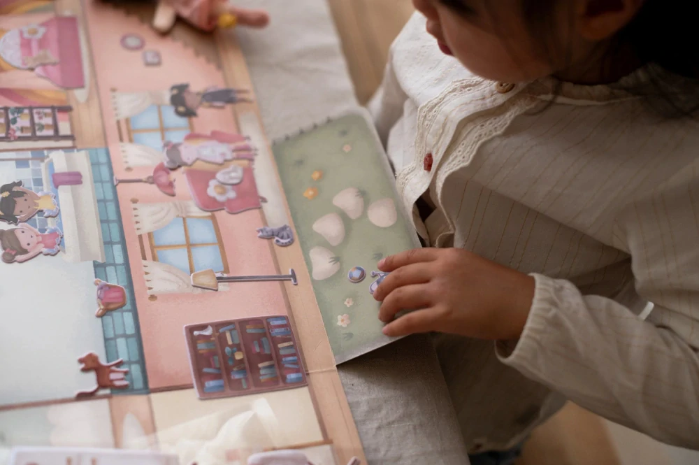 Little Dutch Knížka se samolepkami Dům Rosa