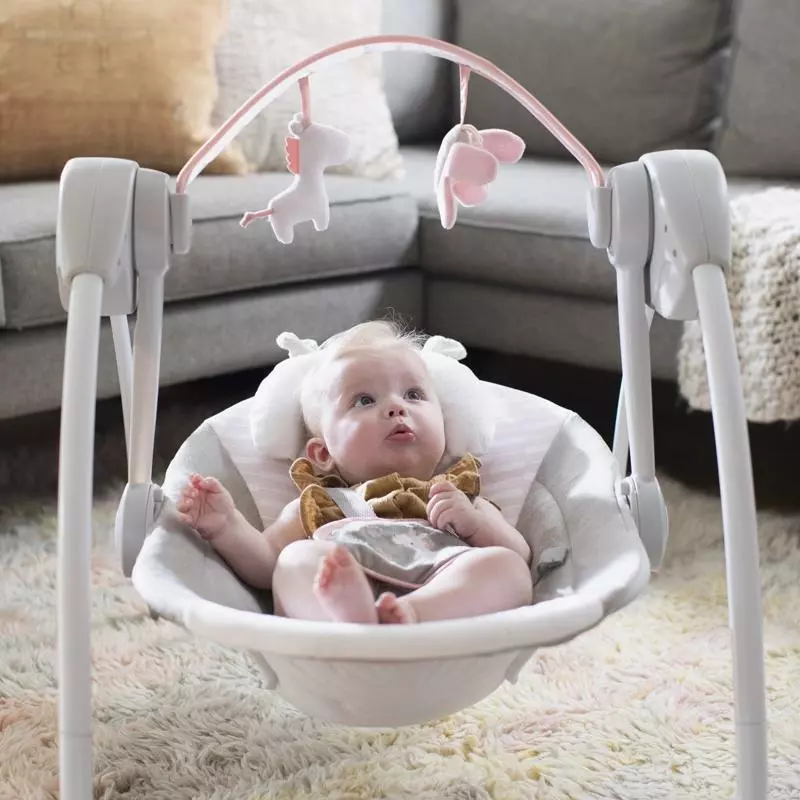 INGENUITY Houpačka s melodií Flora the Unicorn™ 0m+, do 9 kg