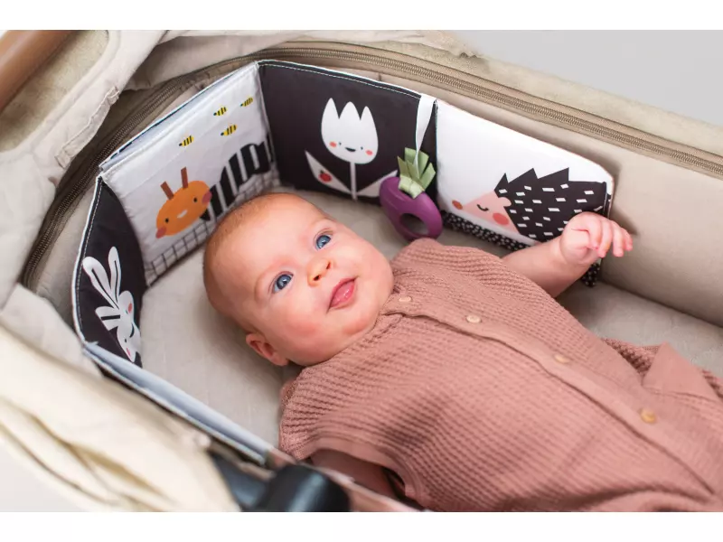 Taf Toys Knížka pro nejmenší Zahrada