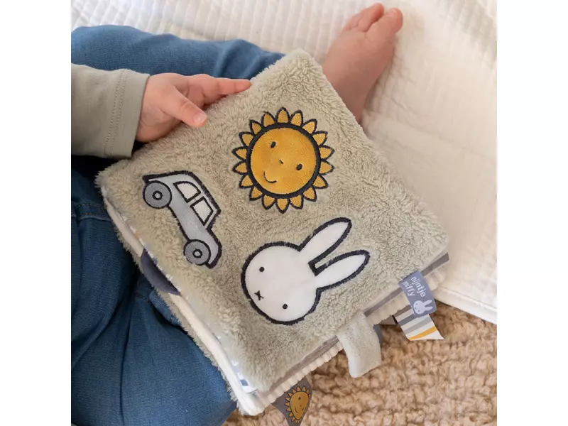 Little Dutch Textilní knížka s aktivitami králíček Miffy Fluffy Green