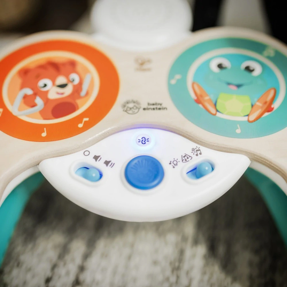 BABY EINSTEIN Hračka hudební Set bubnů Together in Tune Drums™ Connected Magic Touch™ HAPE 12m+