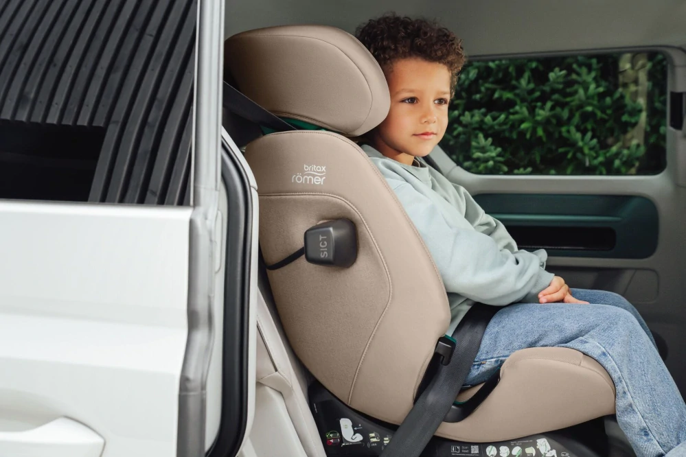 Autosedačka Britax Römer Safefix 100-150 cm Teak