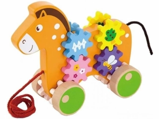 VIGA Dřevěná tahací hračka s ozubenými koly - kůň, 18m+
